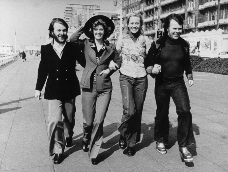 Abba_000007_1974_brighton.jpg