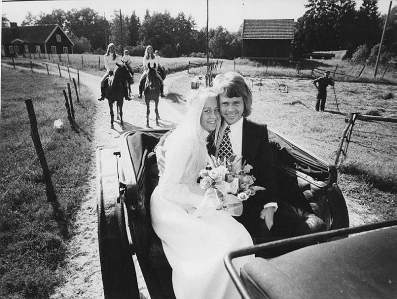 Agnetha_003052_wedding.jpg