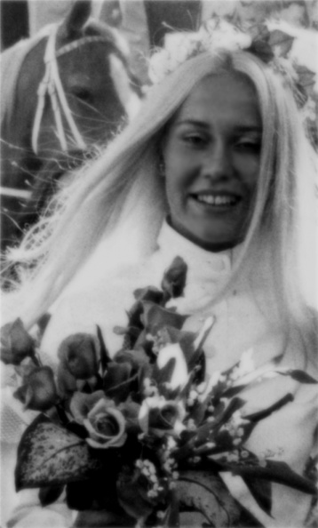 Agnetha_003059_wedding.jpg