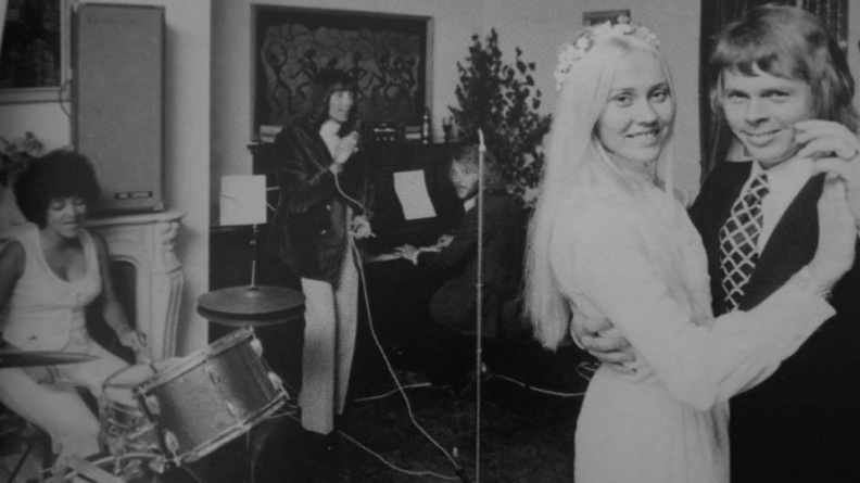 Agnetha_003066_wedding.jpg