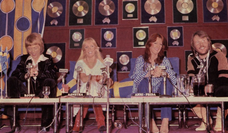 Agnetha_007507_interview_1977_australia.jpg