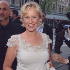 Agnetha 000616 Louis Vuitton 2009 05 06