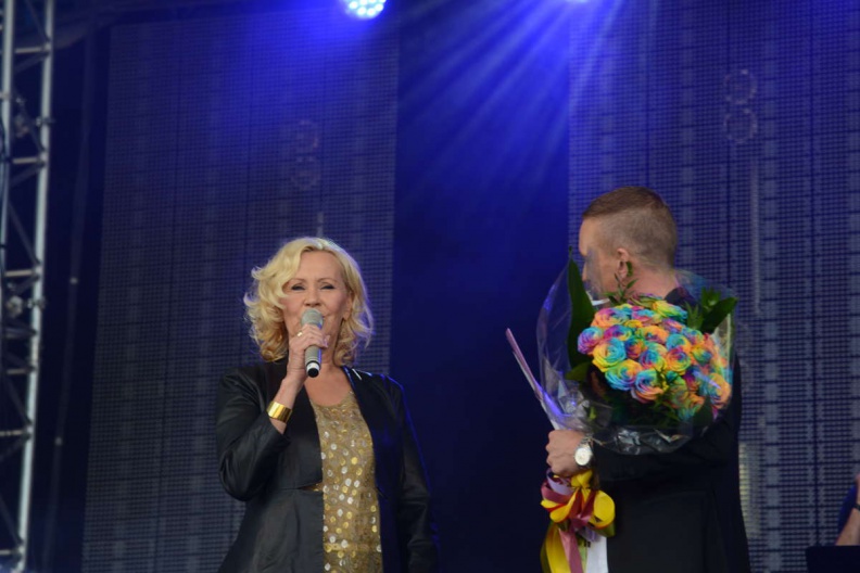 Agnetha 000263 2013 08 01 stockholm gay pride