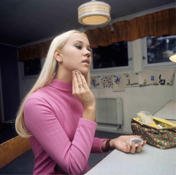 10000018093 1970 Agnetha Faltskog show