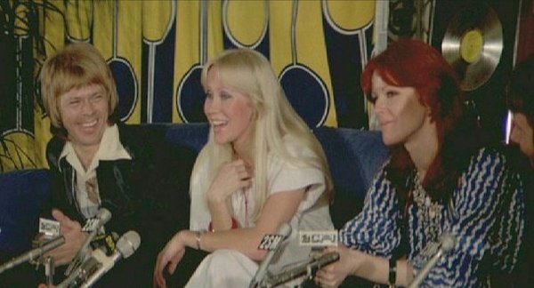 Agnetha_007423_interview_1977_australia.jpg