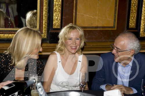 Agnetha_000017_Summer_party_Stockholm_2008.jpg