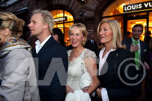 Agnetha_000348_Louis_Vuitton_2009_05_06.jpg