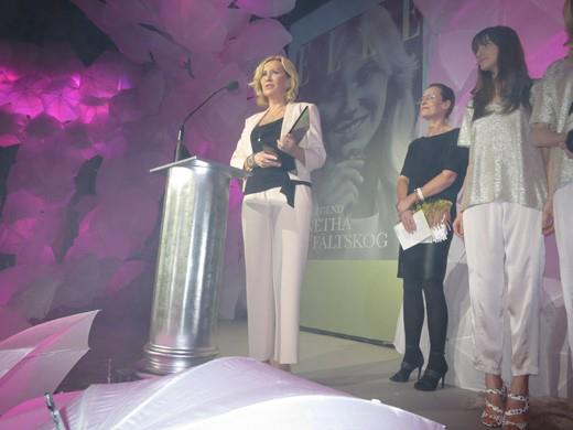 Agnetha_000055_2012_01_13_Elle_fashion_awards.jpg