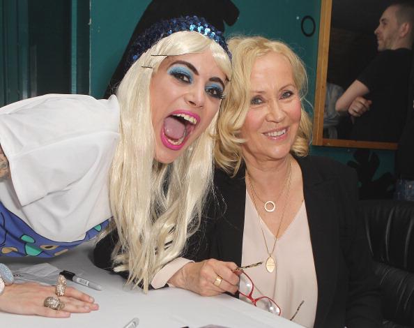 Agnetha_000163_2013_05_04_London_gay_gala.jpg