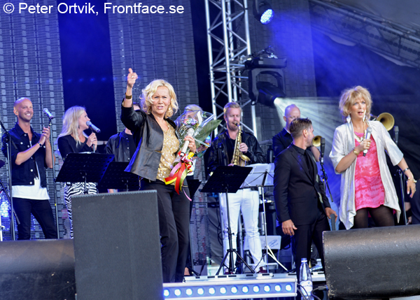 Agnetha 000312 2013 08 01 stockholm gay pride