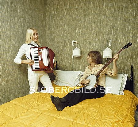 Agnetha 007214 watermarked